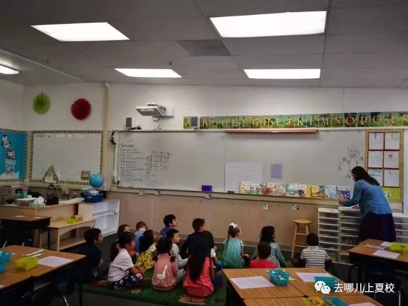 游泳如何滚翻_怎么学会游泳滚翻技巧_游泳如何翻滚式折返