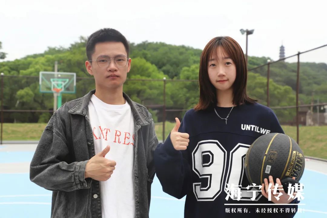 女生打篮球教程_20岁女孩打篮球技巧视频_初学女生打篮球的视频