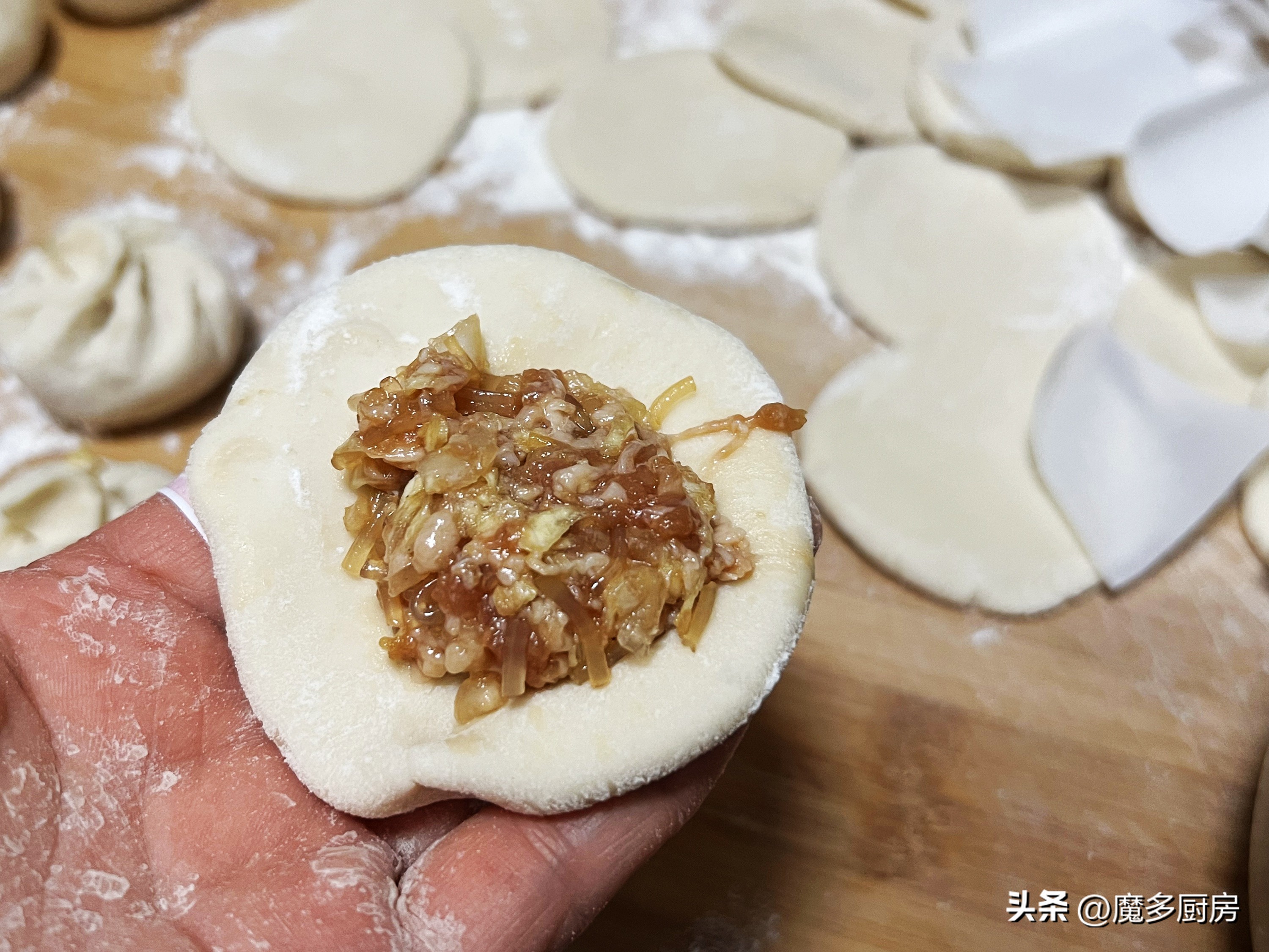 包子生活小技巧_包子最简单的方法_包子的技巧和手法视频